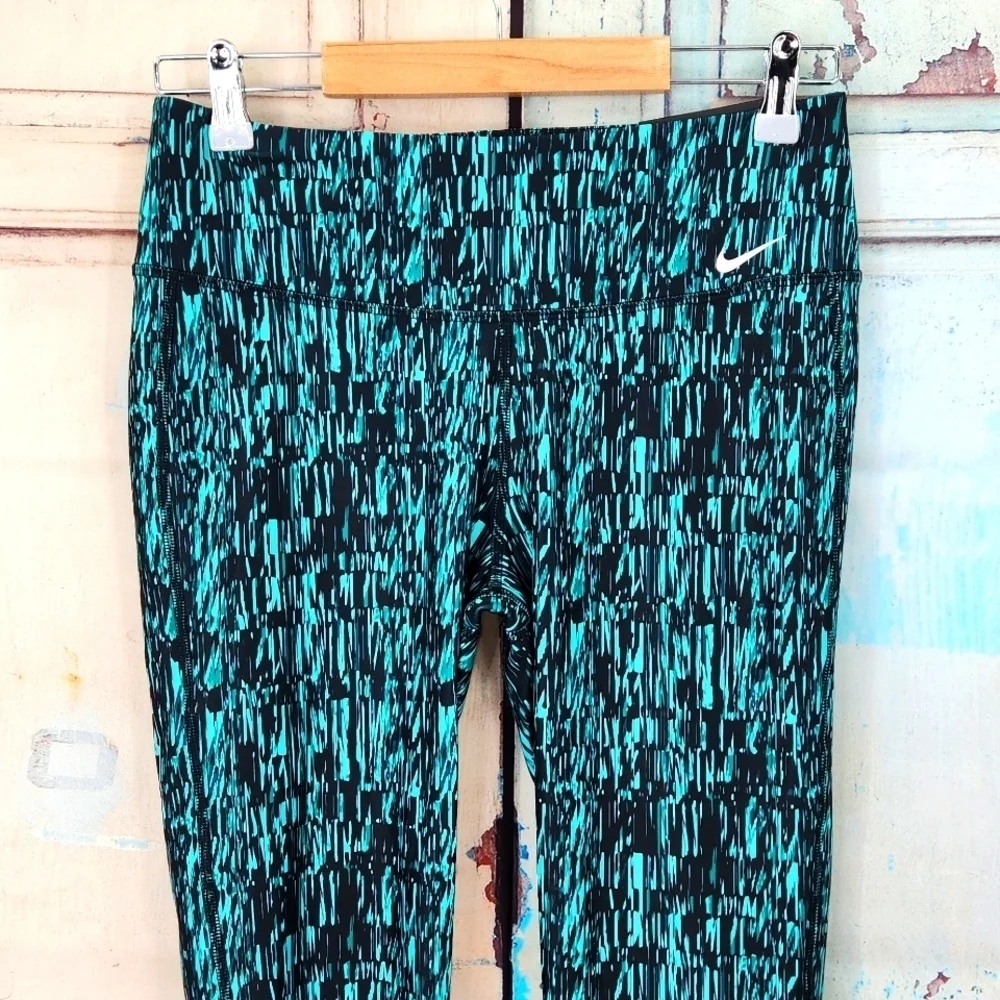 Nike Power Poly screen Printed Capri crop pants‎